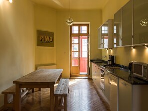 Microwave, oven, highchair