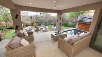 ํ
๋ผ์ค/ํํฐ์ค