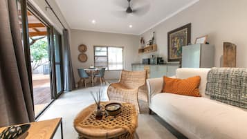 312 Self Catering Cottage | Living area
