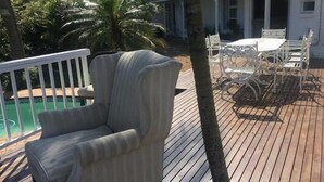 Unclassified image, 3 of 3, button - Hilton Holiday House (eMdloti)