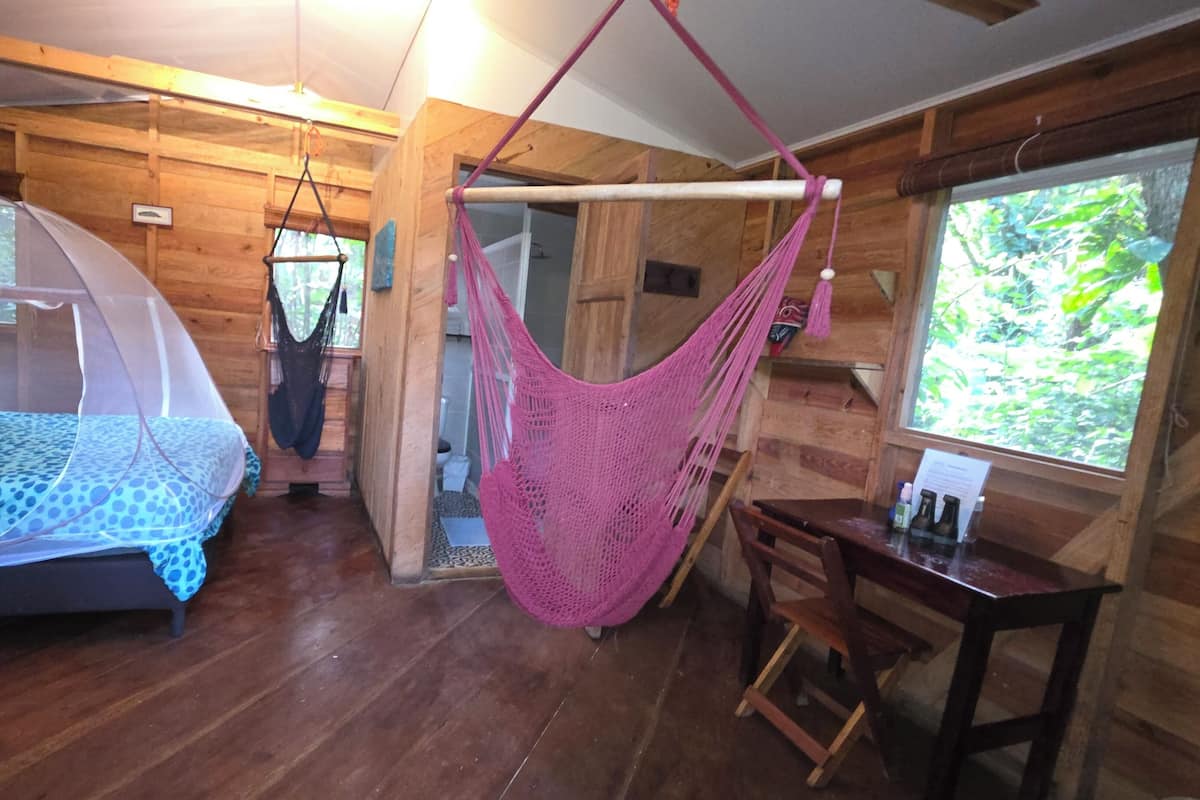 Deluxe Cabin, Multiple Beds, Park View | Select Comfort beds, bed sheets