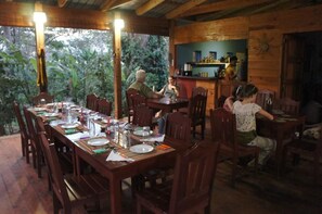 Breakfast, lunch and dinner served  - Mombacho Lodge (Granada)