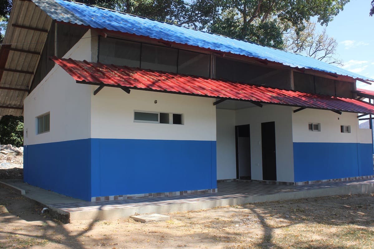 Cabana superior, várias camas, banheiro privativo, vista para a lagoa | 1 quarto