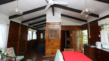 Gratis tempat tidur lipat/ekstra dan seprai linen