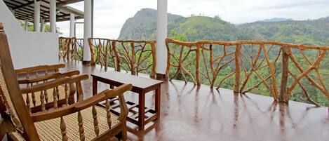 Quarto casal, vista para a colina | Sacada