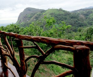 더블룸, 언덕 전망 | 발코니 전망