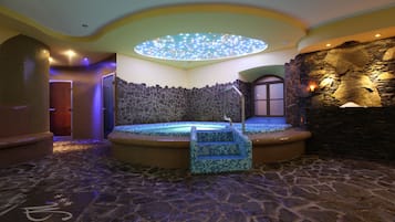 Indoor spa tub