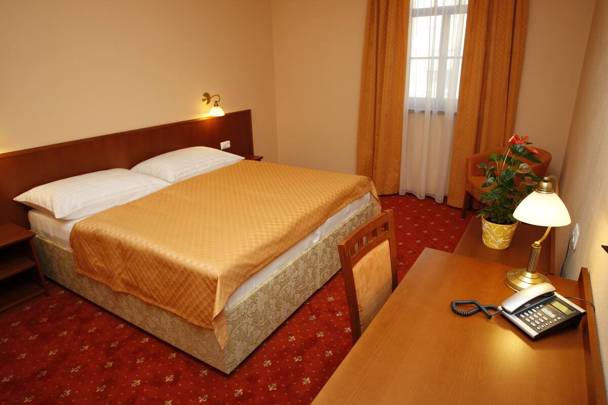 In-room safe, desk, blackout drapes, soundproofing