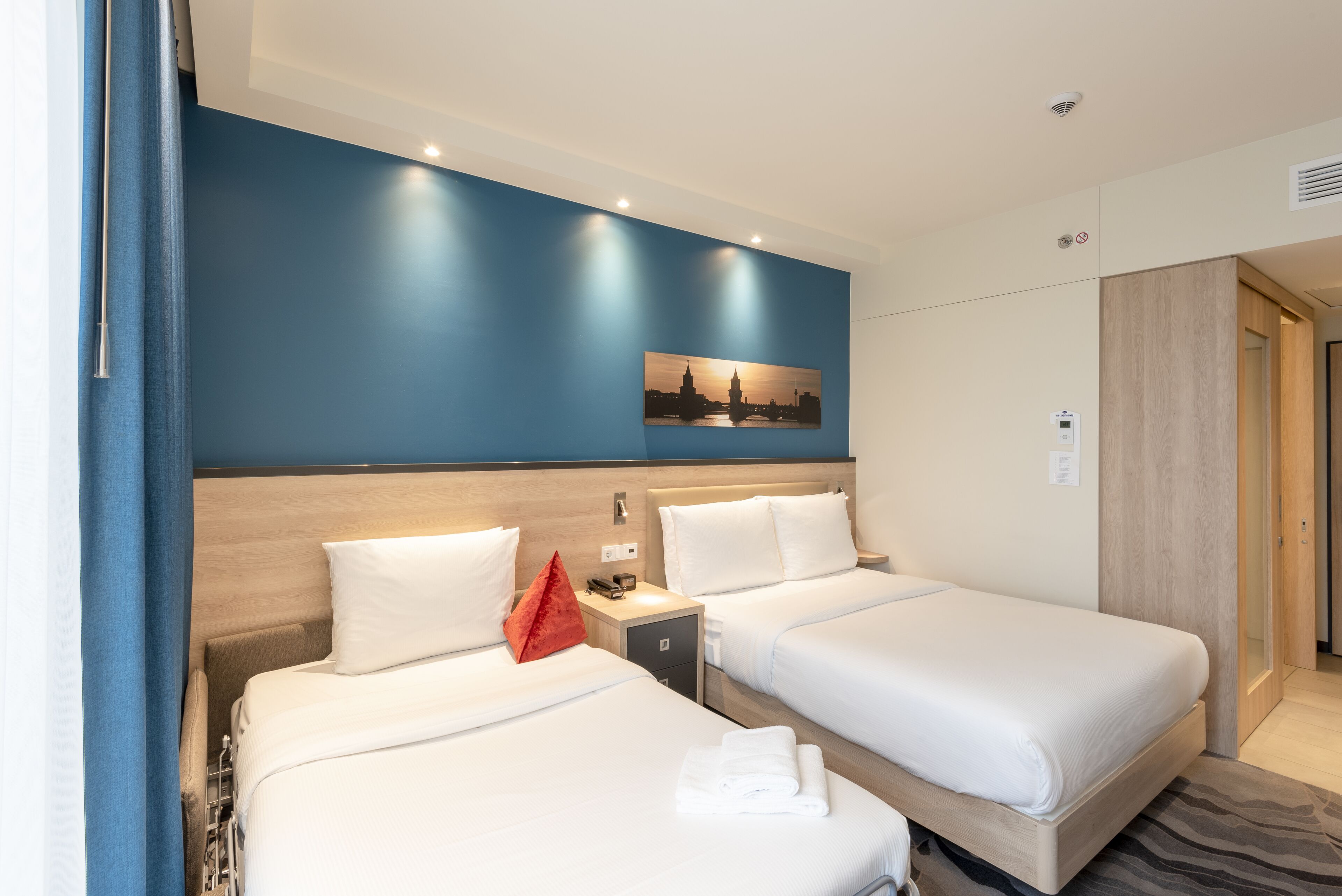 family room, 1 queen bed with sofa bed, non smoking | 1 bedroom, hypo-allergenic bedding, in-room safe, desk