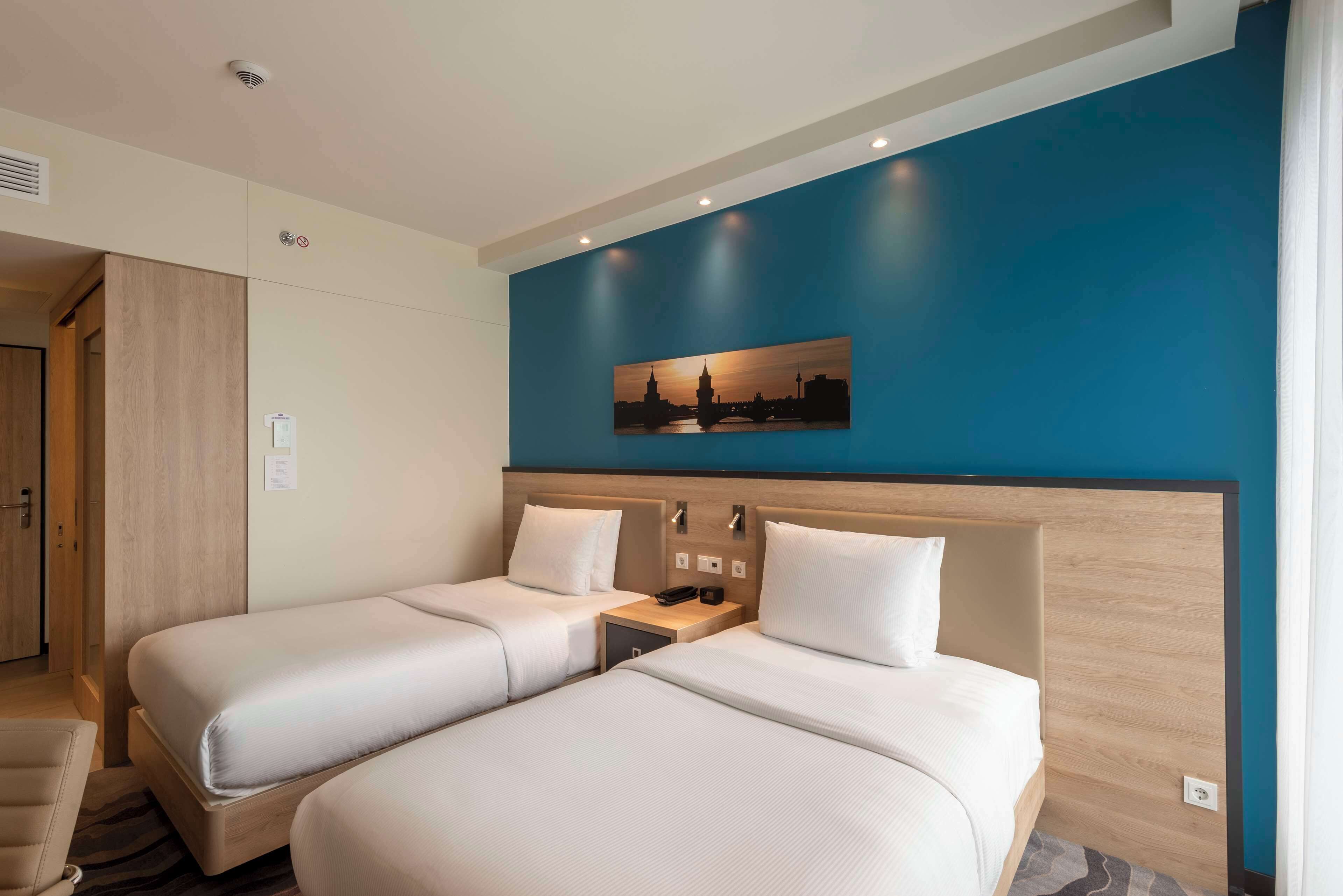 Photo - Hampton by Hilton Berlin City Centre Alexanderplatz