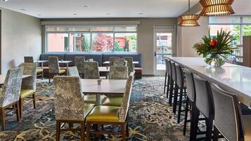 Free daily buffet breakfast