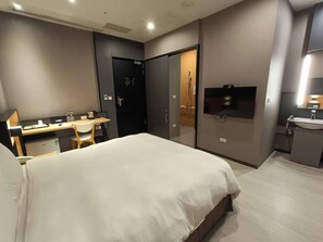 ห้องสแตนดาร์ดดับเบิล | โต๊ะทำงาน, ห้องเก็บเสียง, Wi-Fi ฟรี, ผ้าปูที่นอน