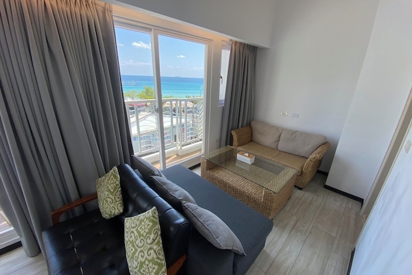 In-room safe, blackout curtains, free WiFi, bed sheets