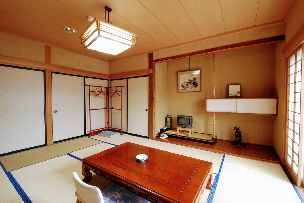 Japanese Style Room For 3 People, Kosha | WiFi (free)