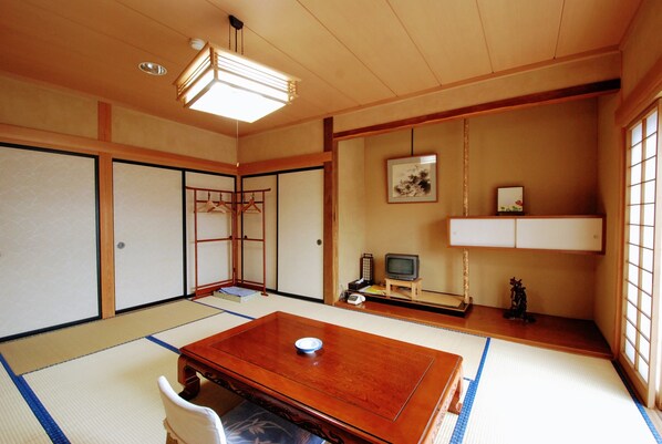 Japanese Style Room For 3 People, Kosha | Free WiFi - Iiyamakan (Iiyama)