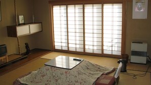 Japanese Style Room For 3 People, Kosha | Free WiFi - Iiyamakan (Iiyama)