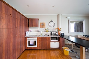 Apartment, 1 Bedroom | Private kitchen