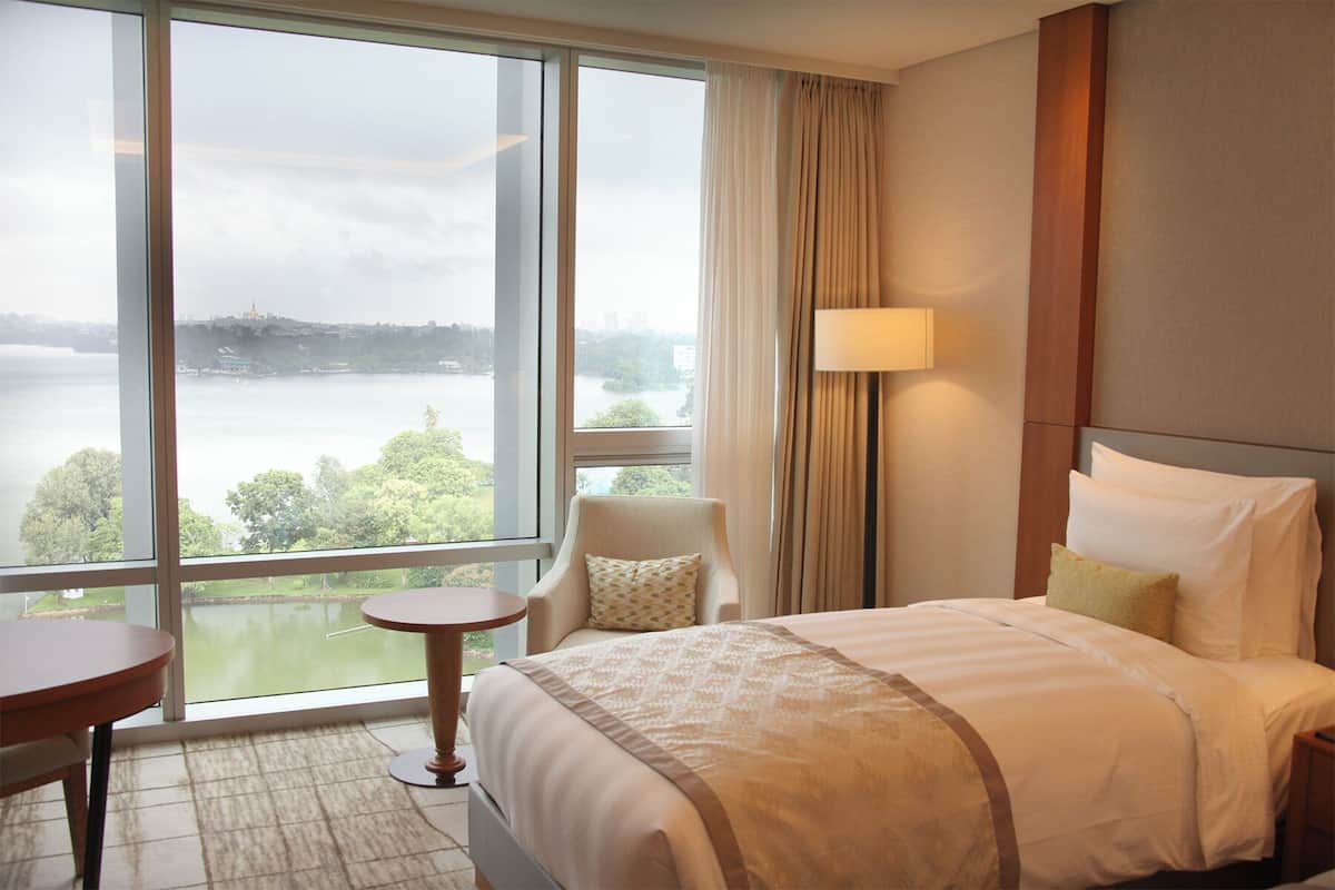 Premium bedding, down duvets, minibar, in-room safe