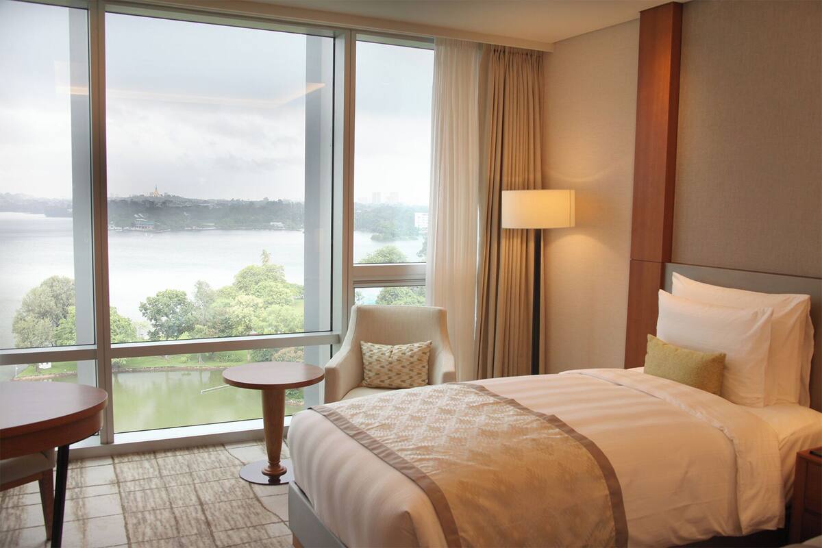 Premium bedding, down duvets, minibar, in-room safe