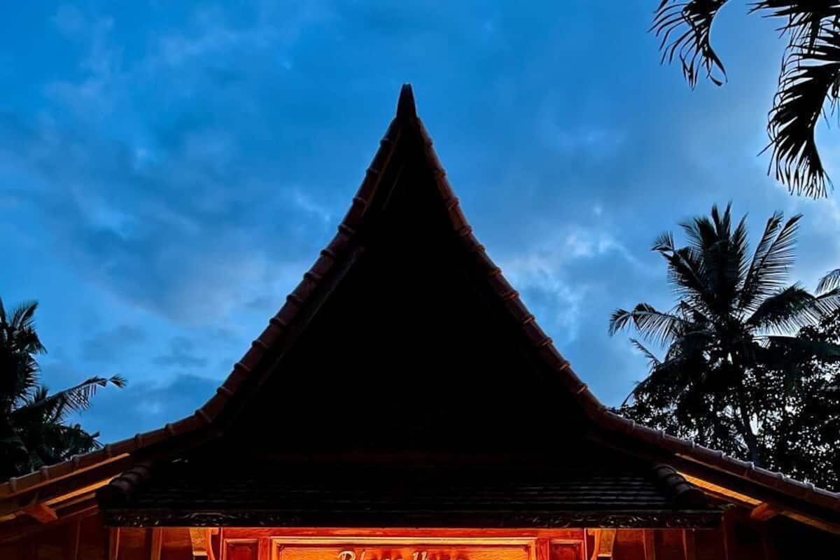 Blora Suite | Peralatan tempat tidur premium, tilam berlapik, bar mini percuma 