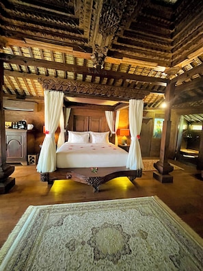 Habitación de diseño doble (Kudus) | Ropa de cama de alta calidad y colchones con acolchado adicional
