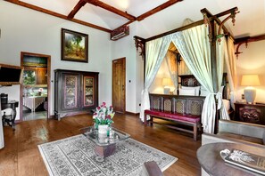 Premium bedding, pillowtop beds, free minibar, in-room safe - Permata Ayung Private Estate (Ubud)