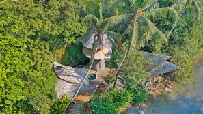 Couples treatment room(s), body treatments, aromatherapy