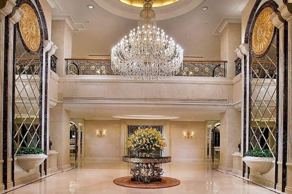 Celebrity International Grand Hotel