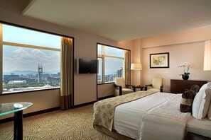 Premium bedding, minibar, in-room safe, desk - Celebrity International Grand Hotel (Beijing)