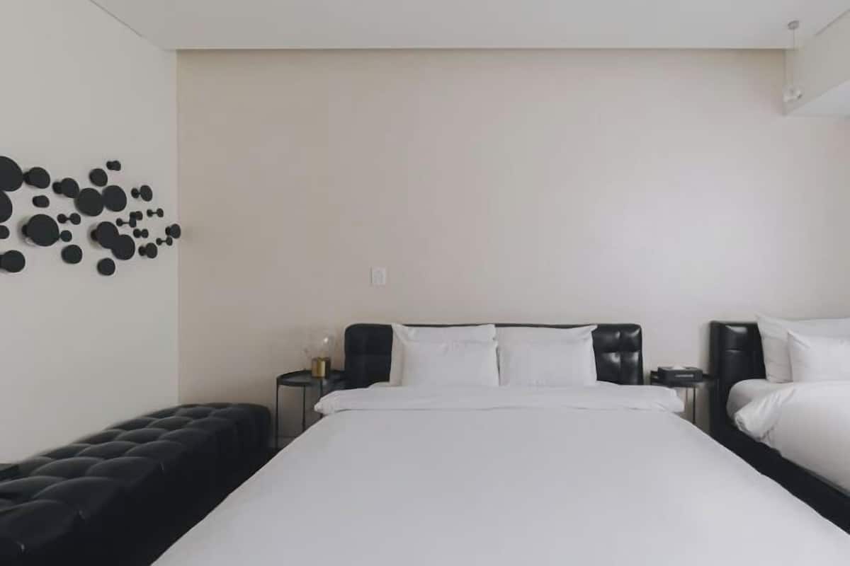 1 bedroom, in-room safe, desk, blackout drapes