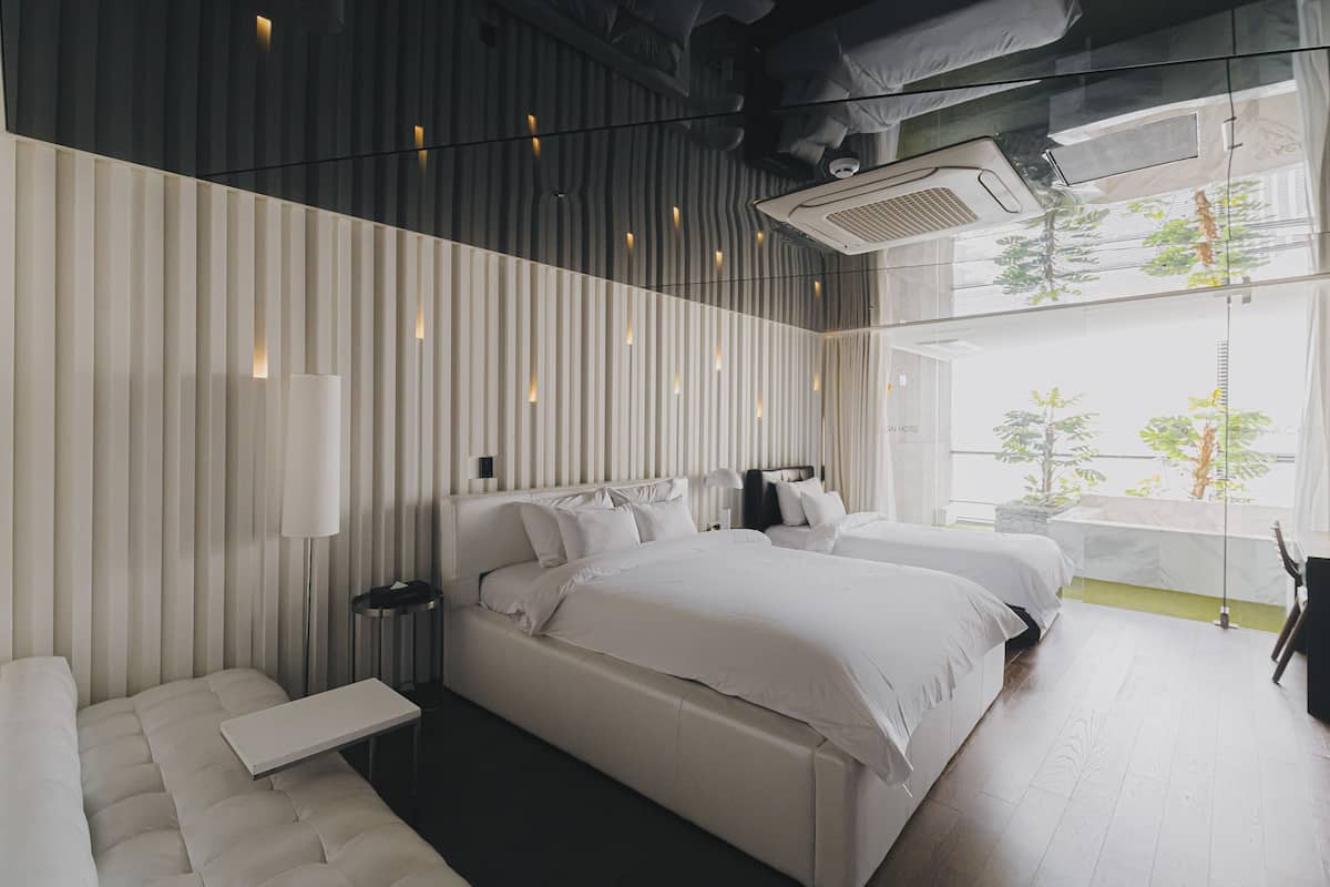 Culture Twin Suite