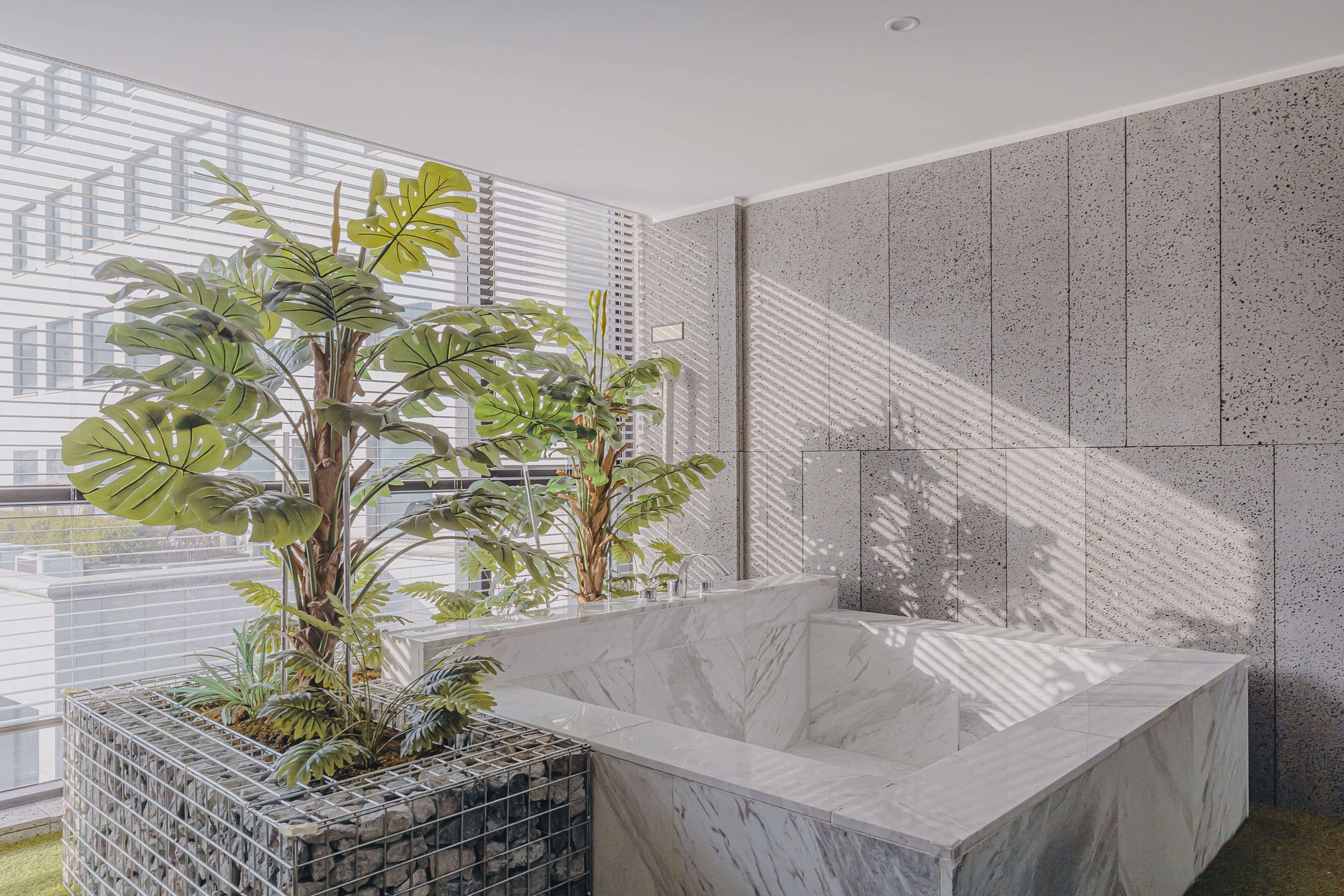 Culture Twin Suite | Deep soaking bathtub