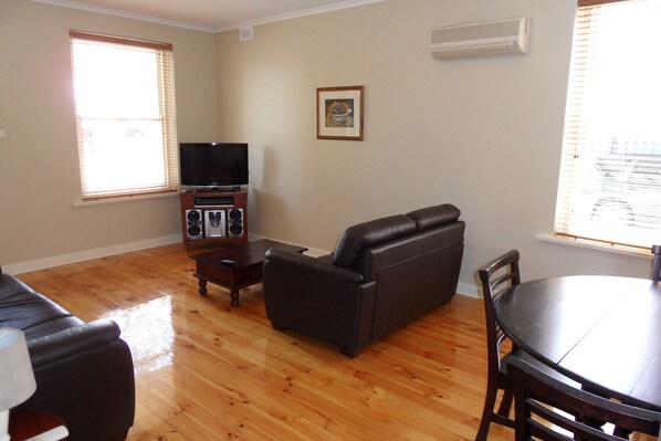 Warwick Apartment | Living room | Flat-screen TV, DVD player - Warwick Apartment (Toorak Gardens)