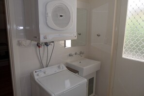 Warwick Apartment | Room amenity