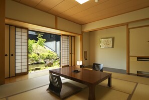 Spiseområde på rommet