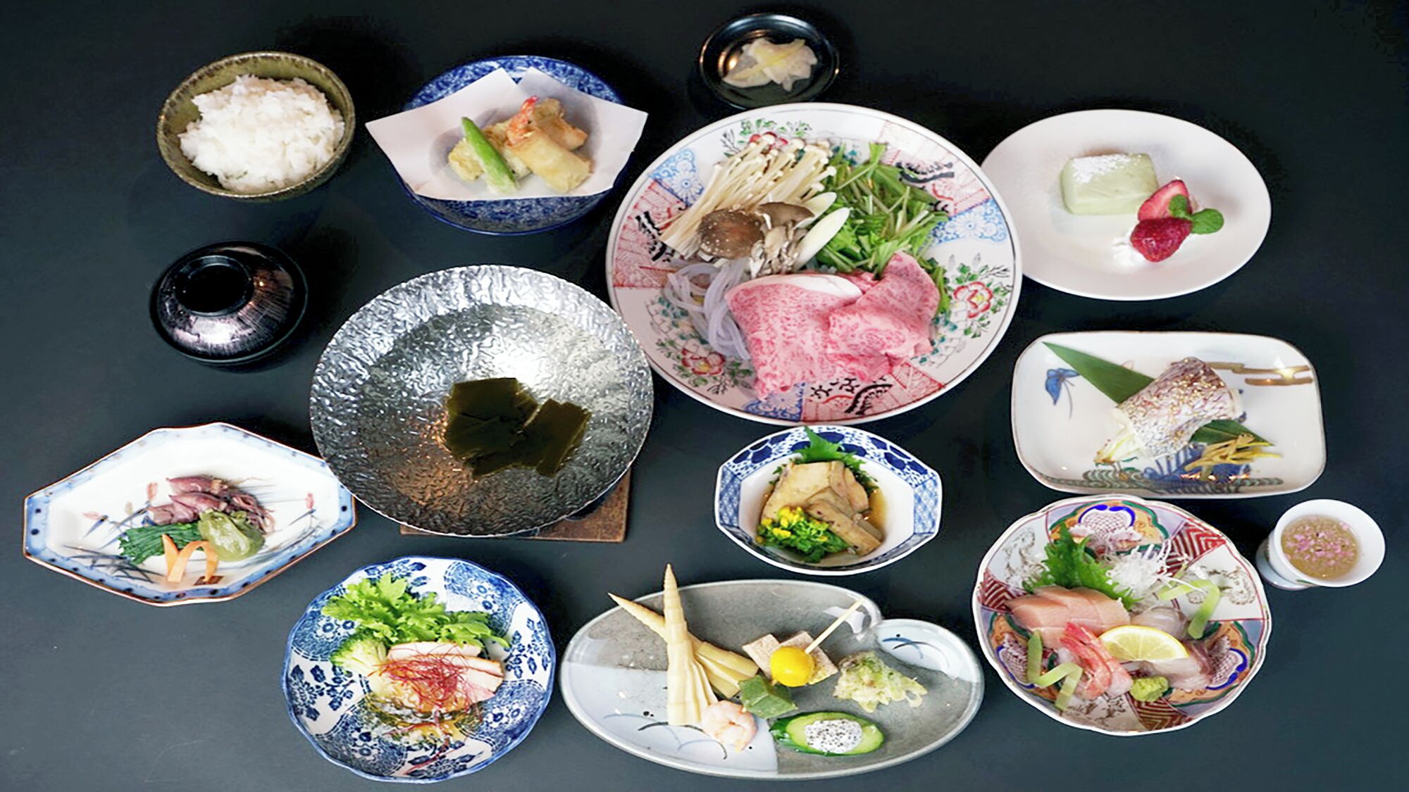 旅館のお食事処