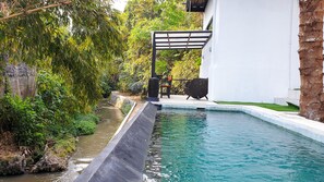 Piscine extérieure