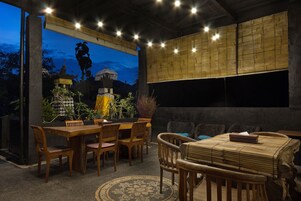 Serviço de café da manhã e brunch, vistas para o jardim 