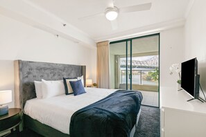 Individually decorated, individually furnished, desk, laptop workspace - River Place hosted by AAB (Brisbane)