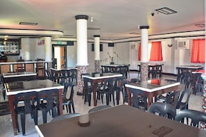 Breakfast, lunch, dinner served; local cuisine