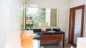 Double or Twin Room | Bathroom | Shower, free toiletries, hair dryer, towels - Lebak Bali Nelayan (Canggu)