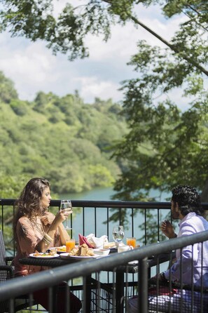 Outdoor dining - The Hermitage by Edwards Collection (Pathahewaheta)