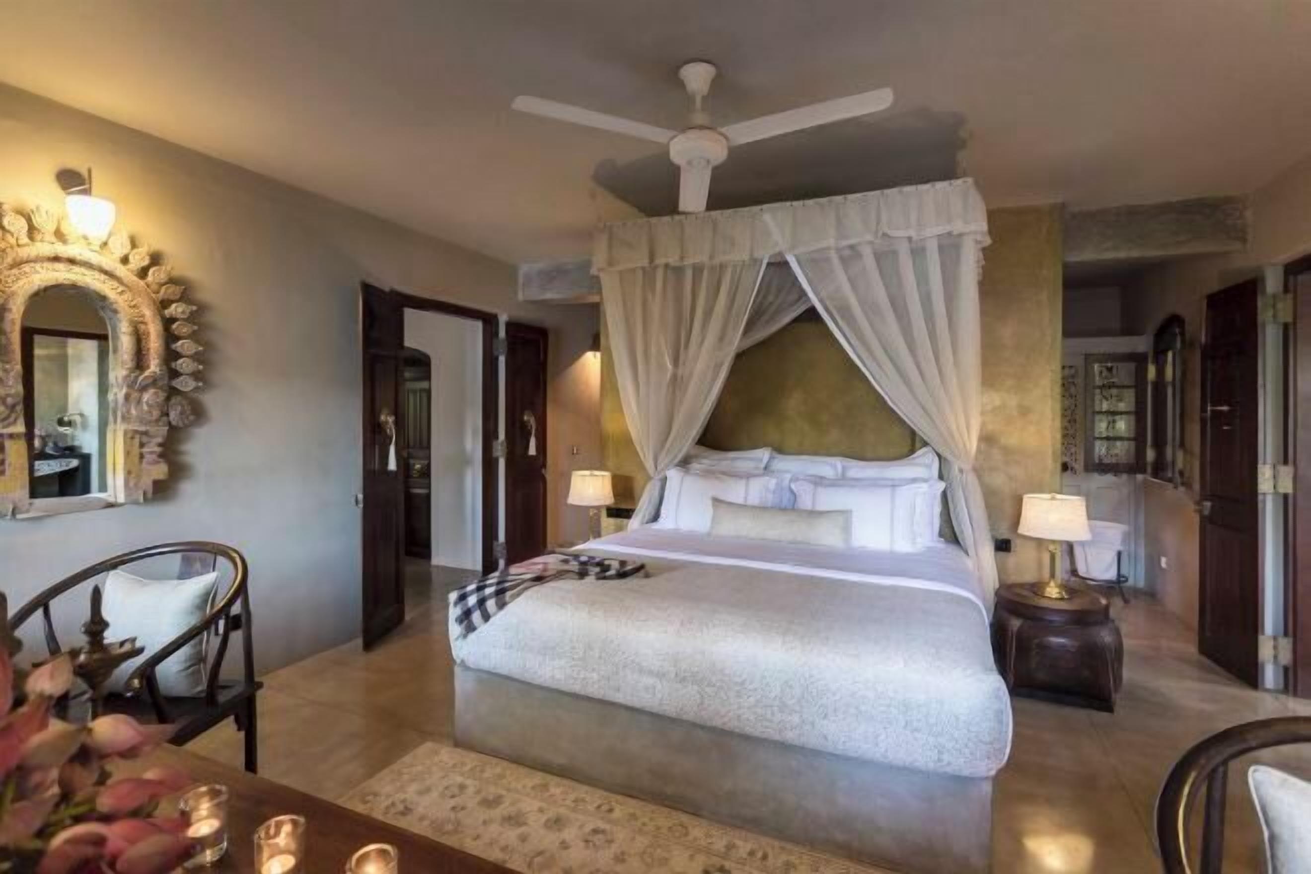 Premium bedding, minibar, in-room safe, desk