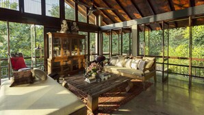 Lobby sitting area - The Hermitage by Edwards Collection (Pathahewaheta)