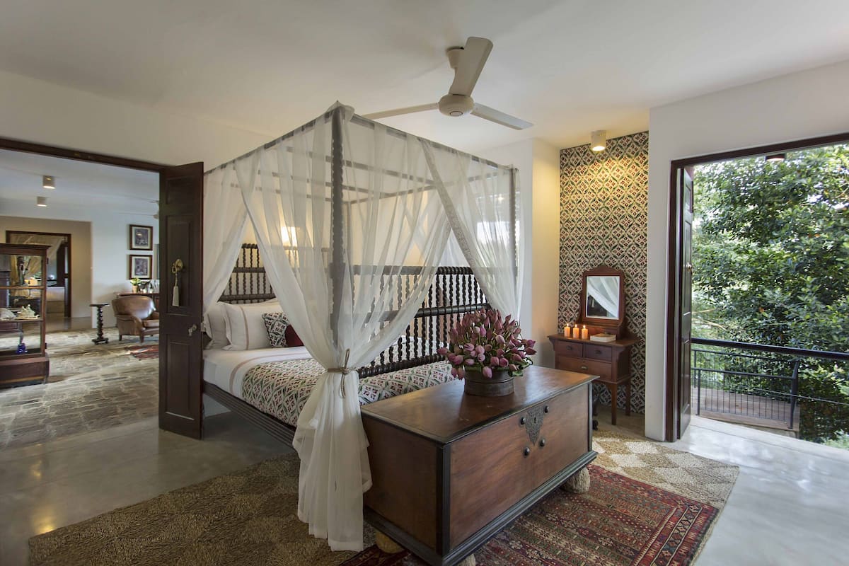 Queen Room with Balcony | Salle de séjour