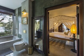 Double Room with Lake View | Premium bedding, minibar, in-room safe, desk