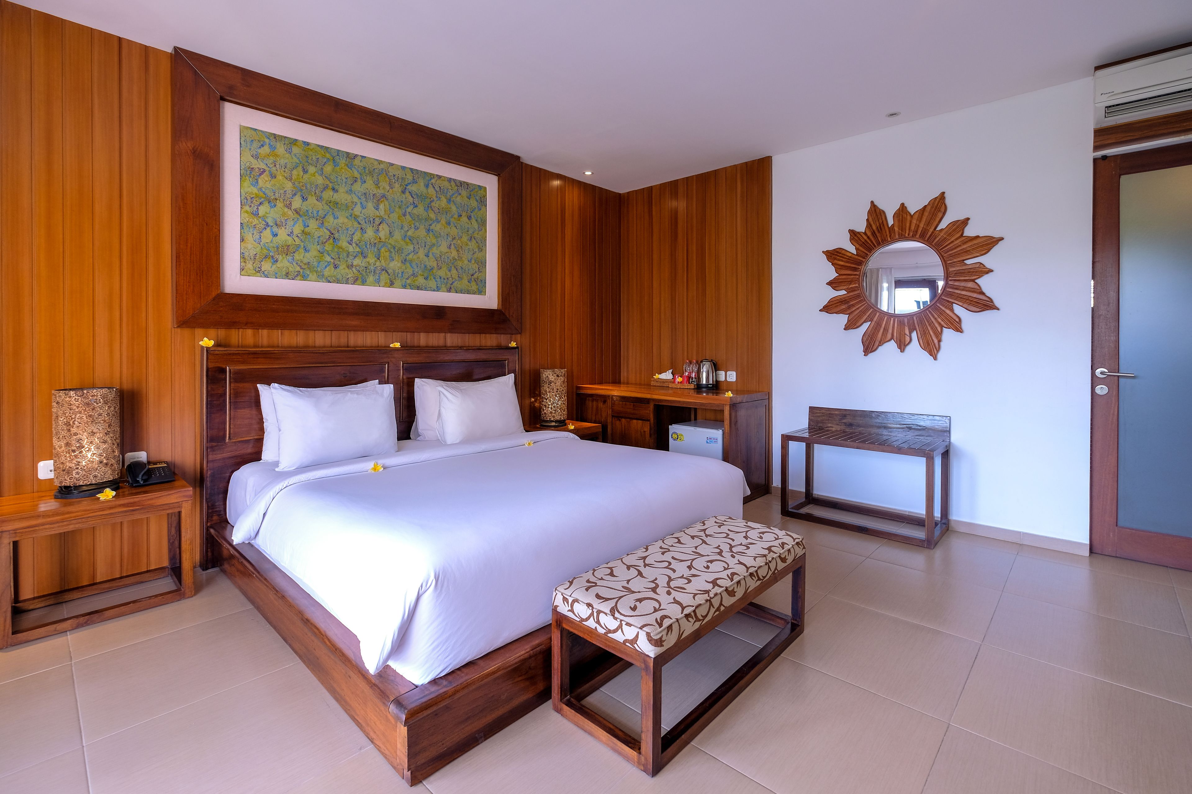 Quarto casal, vista para o jardim | Escrivaninha, Wi-Fi de cortesia, roupa de cama