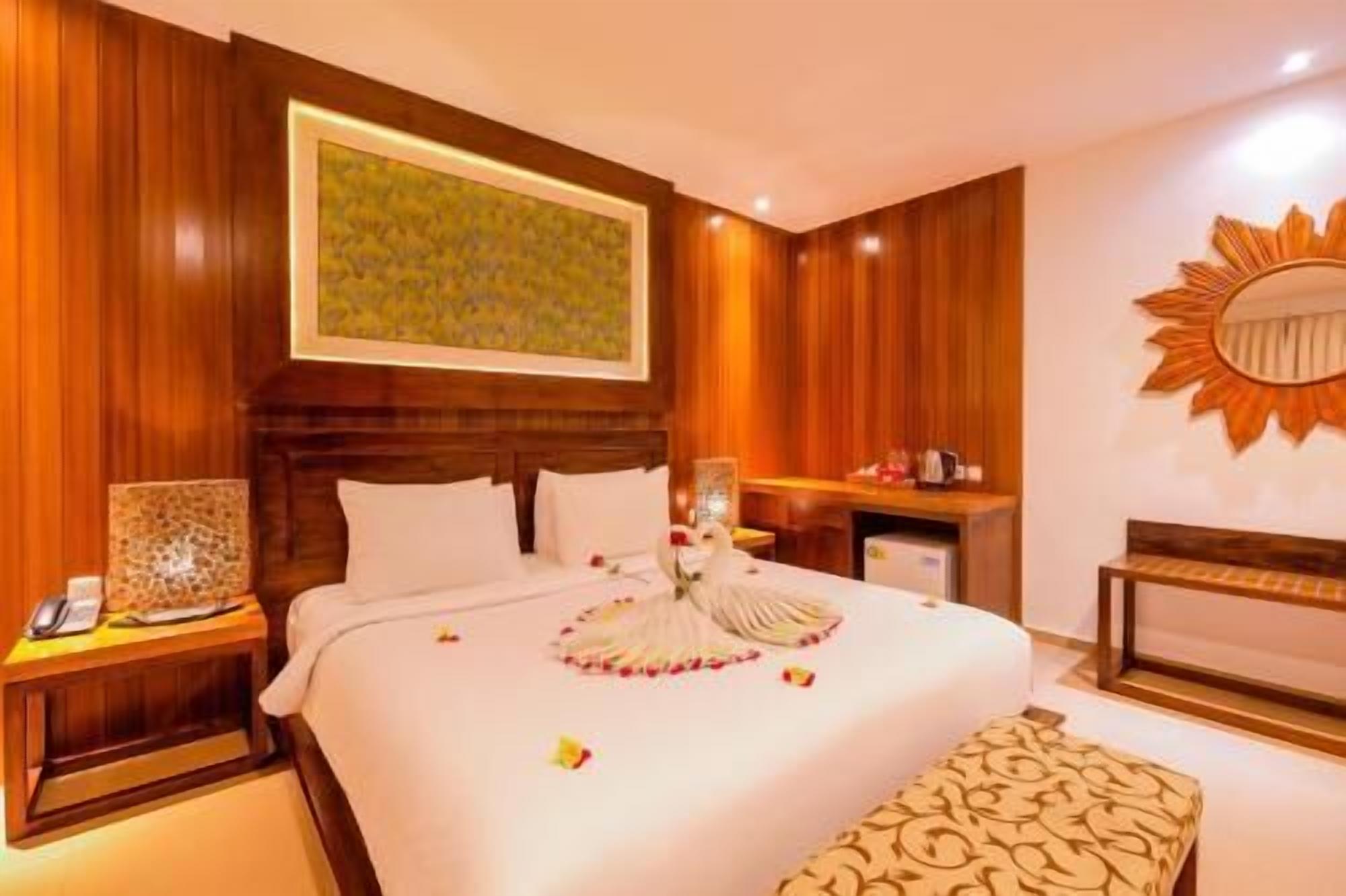 مكتب وواي فاي مجانًا وملاءات أسرّة