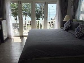 Honeymoon Room, 1 King Bed | Minibar, desk, free WiFi - BC Summer Beach (Pranburi)