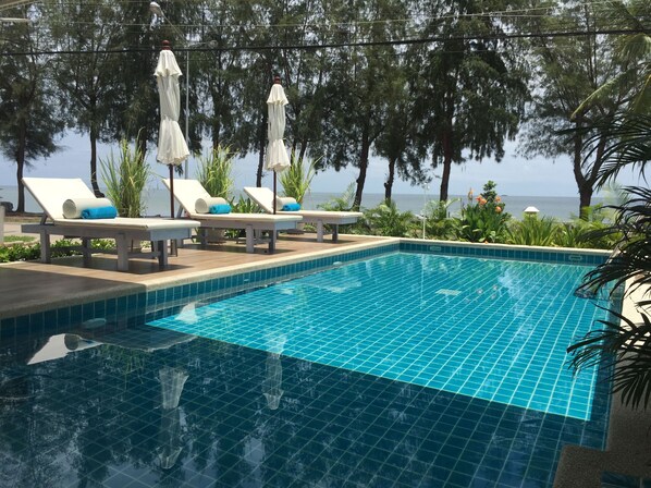 Outdoor pool - BC Summer Beach (Pranburi)